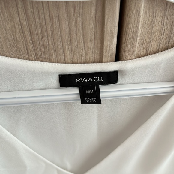 RW&Co Sleeveless V-neck Blouse - Picture 3 of 7